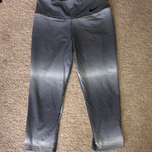 Nike Cropped Striped Blk Gray Wht Capri Pants M